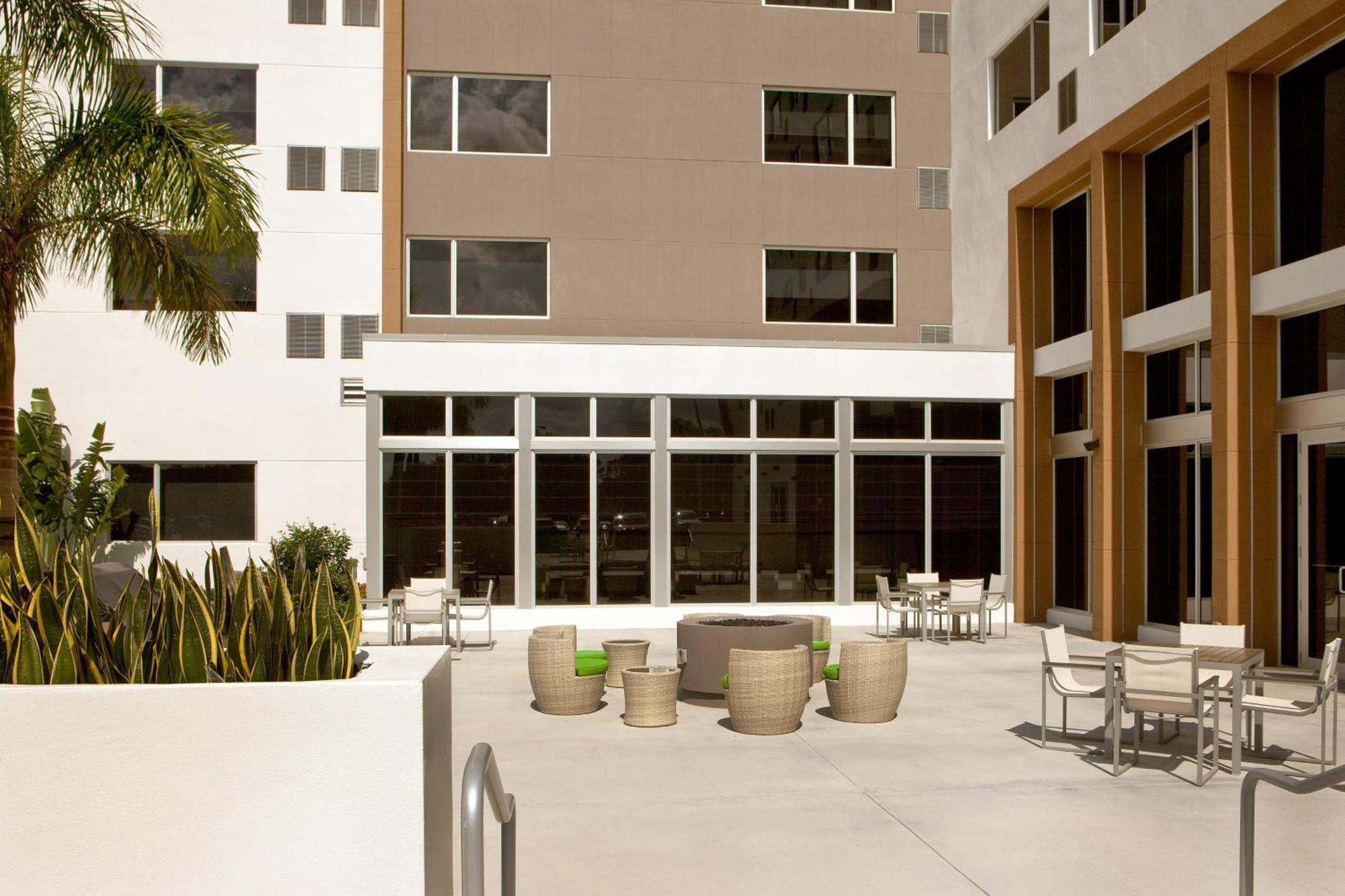 เอเลเมนต์ ไมอามี ดอรัล Hotel Sweetwater ภายนอก รูปภาพ